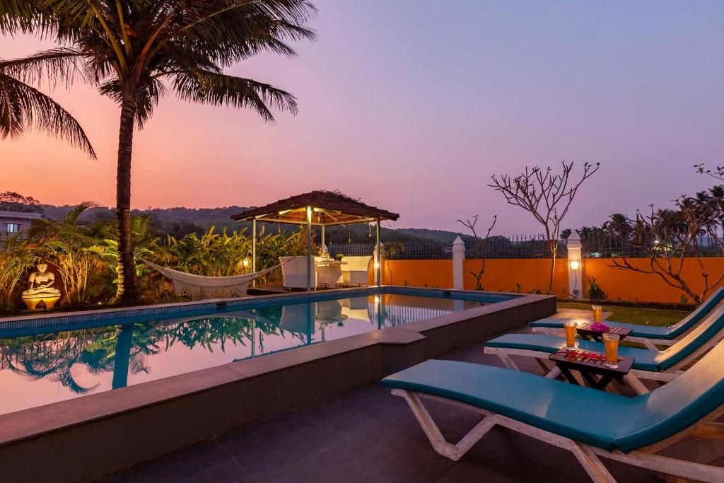StayVista at Waterlily with Free Breakfast & Pvt Pool photo 3