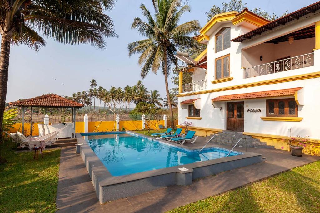 StayVista at Waterlily with Free Breakfast & Pvt Pool photo 1