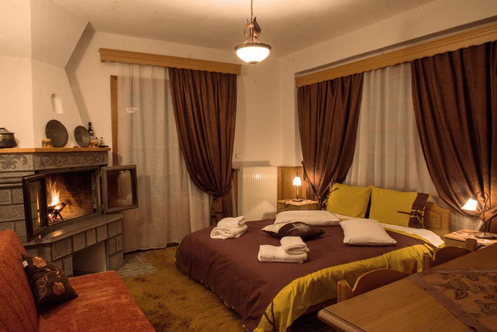 La Petri Studios with Fireplace & View photo 2