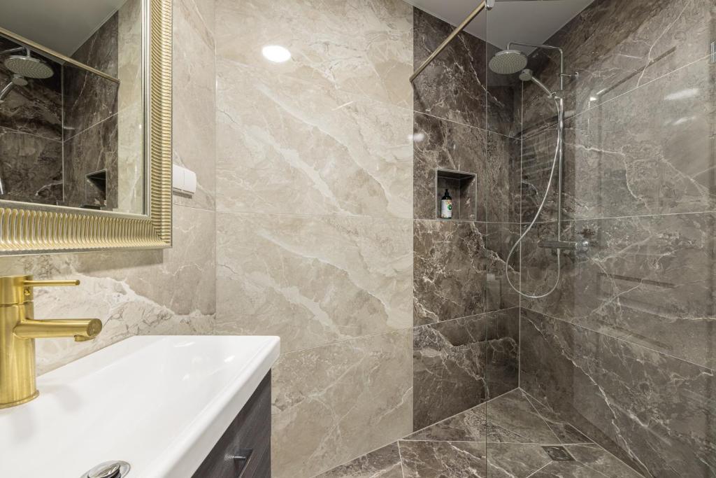 HARMONY Stay APARTAMENTAI su terasa ir vaizdu į miestą photo 4