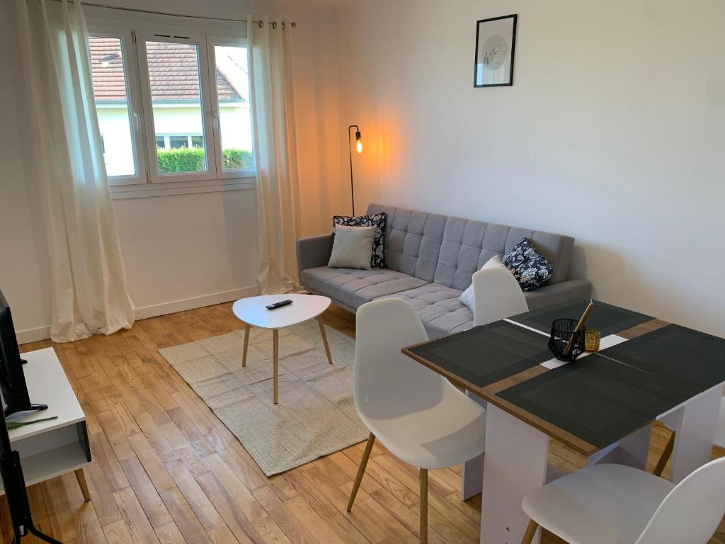 Grand Parking gratuit, Tout équipé, Confortable, Rénové, Netflix et Amazon Prime Gratuits et Illimités, Matelas Emma, Vue sur la vallée, RDC photo 2