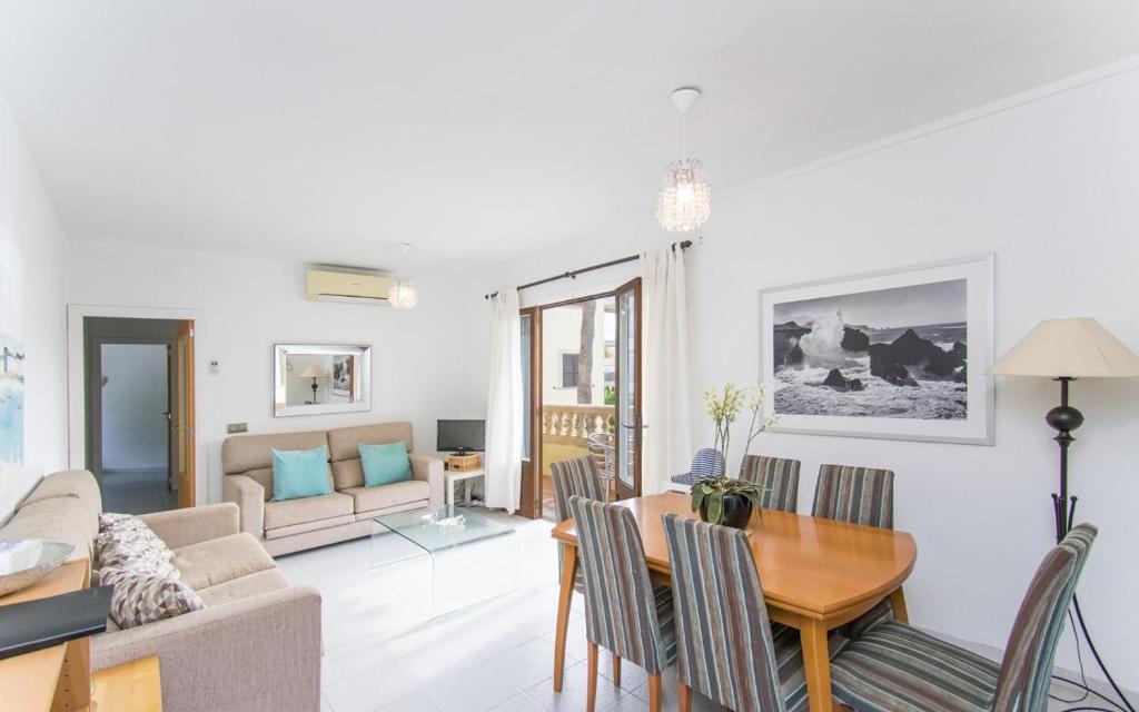 Cosy Home with Pool ideal for Family & Sports near Beach in Port de Pollença photo 4