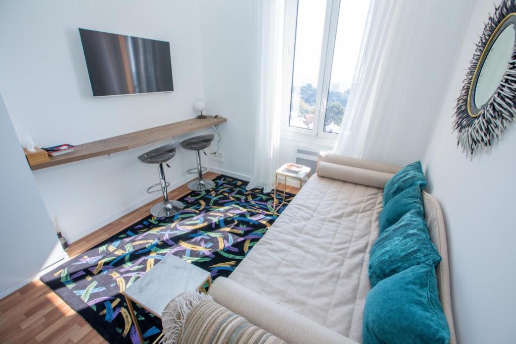 FABULOUS !!APARTMENT A FRONT OF LEGENDARY MONTE CARLO BEACH and TENNIS CLUB ! photo 1