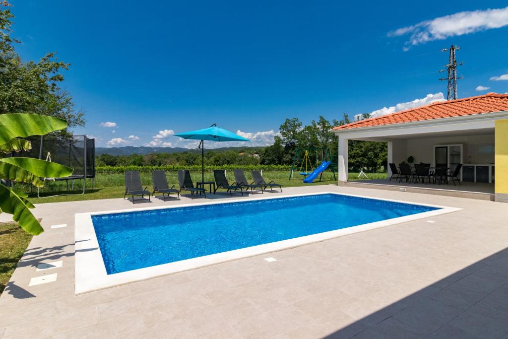 Villa Mario with private heated saltwater pool photo 1