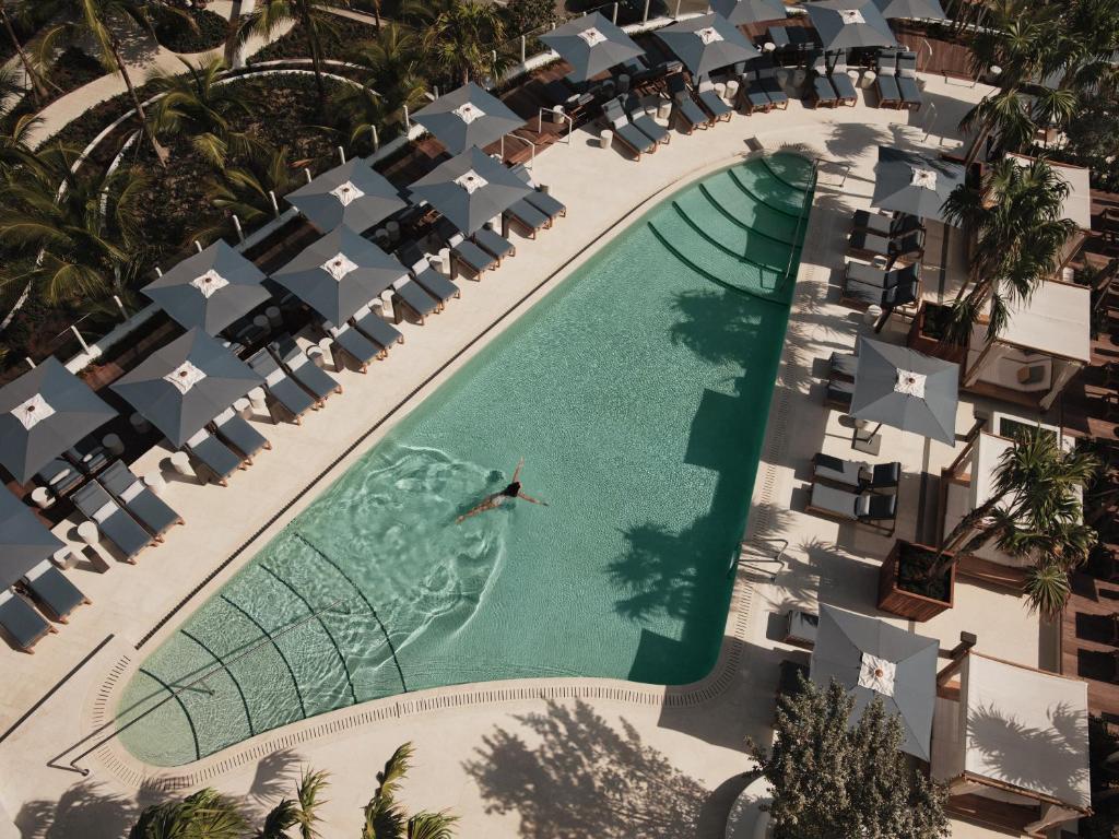 Four Seasons Hotel and Residences Fort Lauderdale image