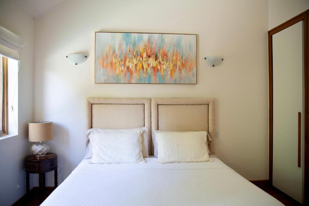 Luxury 3-Bed Villa St James near Beach & Gym photo 4