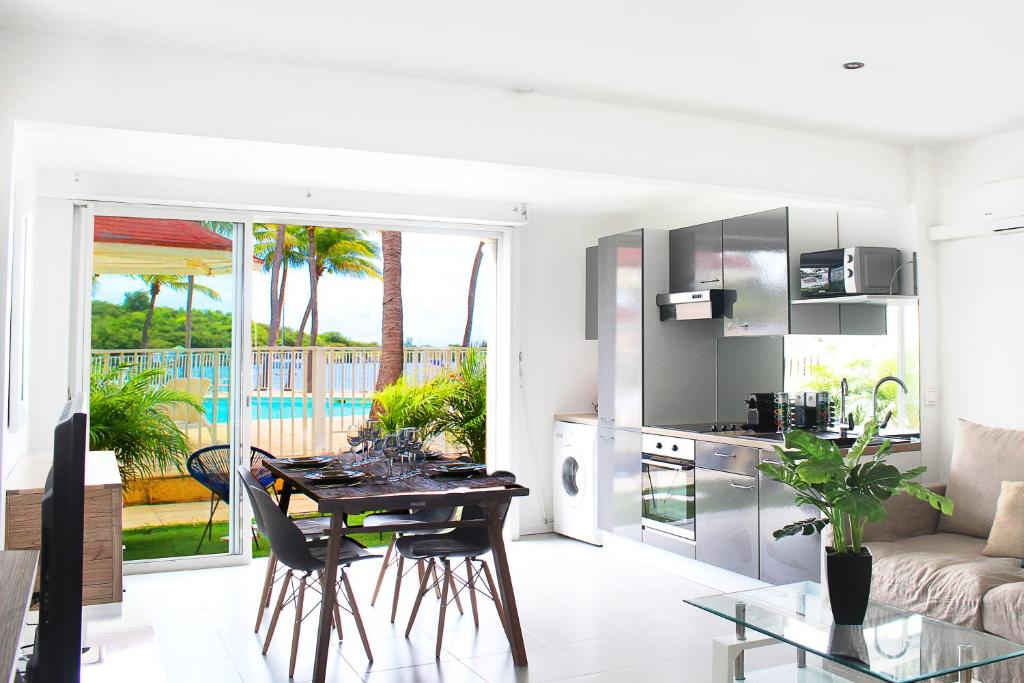 Blue Vista - 1 bedroom condo in Nettle Bay