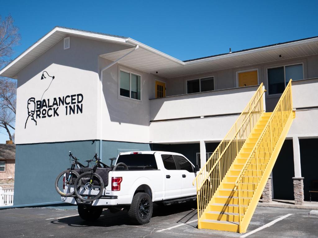 Balanced Rock Inn photo 1