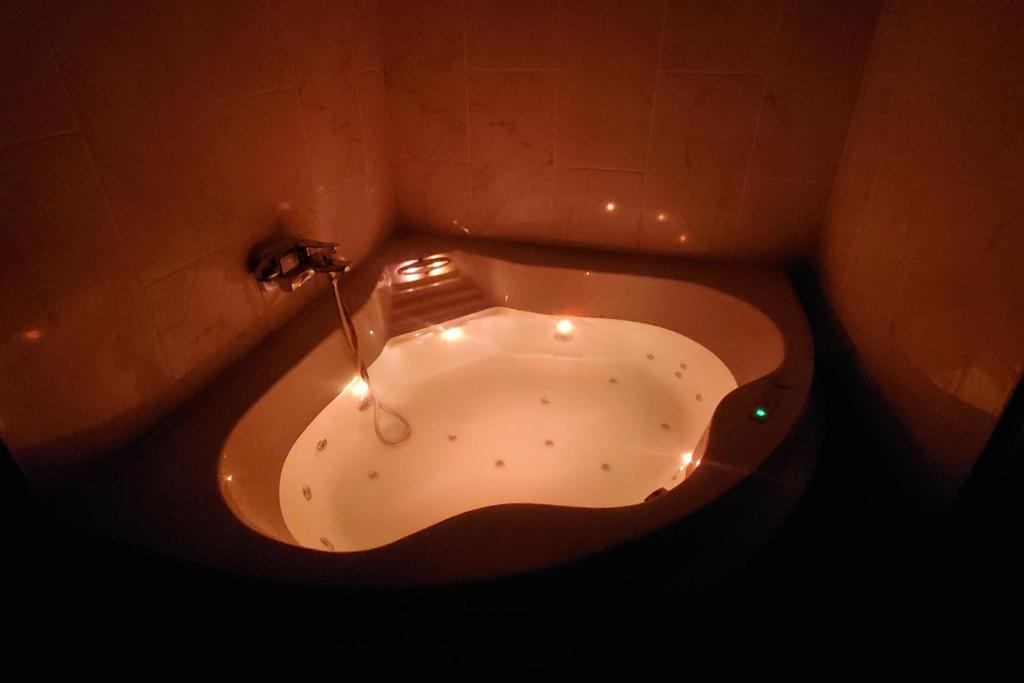 L'IDYLLE - Studio Cocooning avec Jacuzzi photo 3