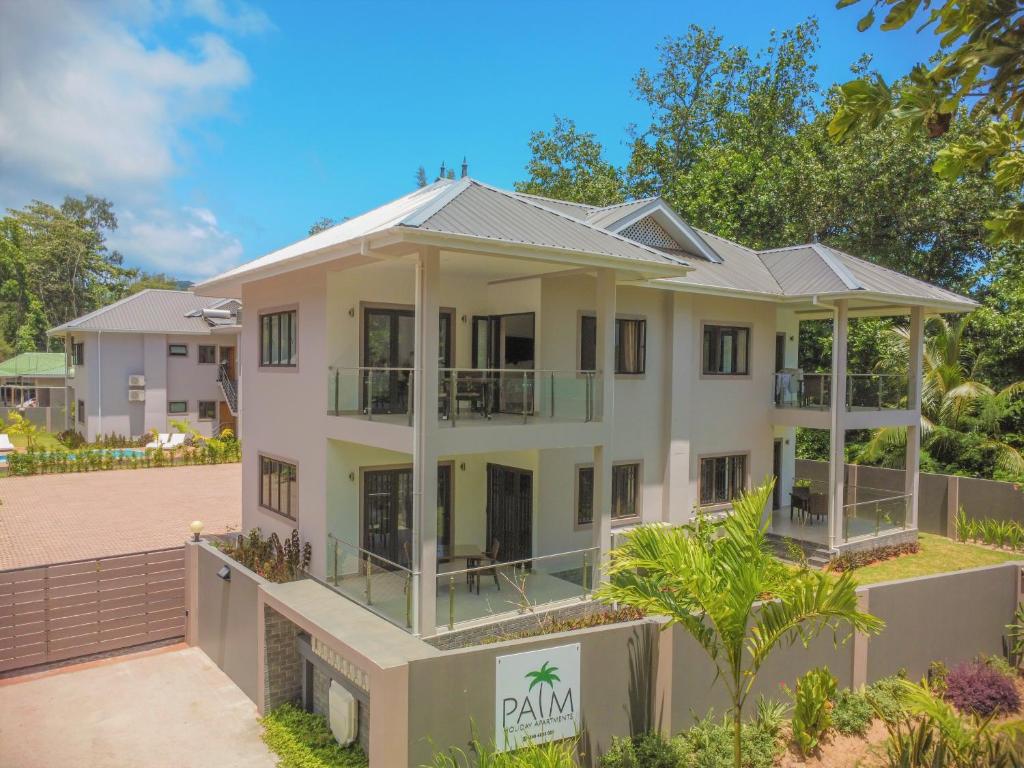 Palm Holiday Apartments photo 2