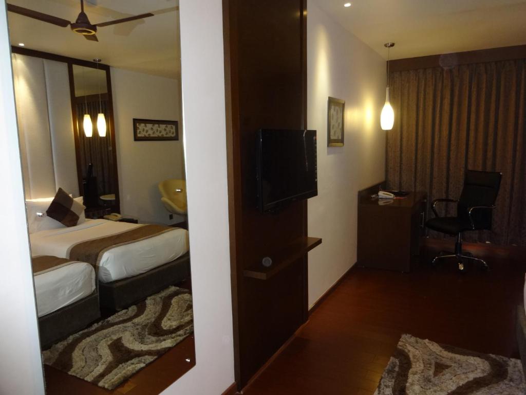 Двухместный (Club  Double or Twin Room with City View), Daspalla Hyderabad