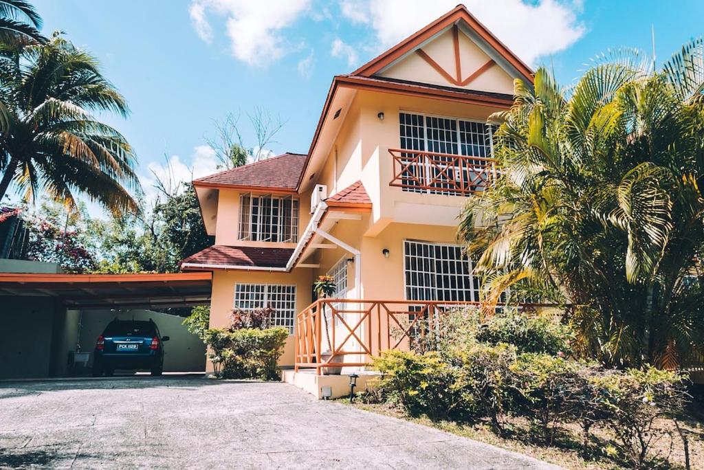La Jolie - Luxury Ocean View Villa photo 2