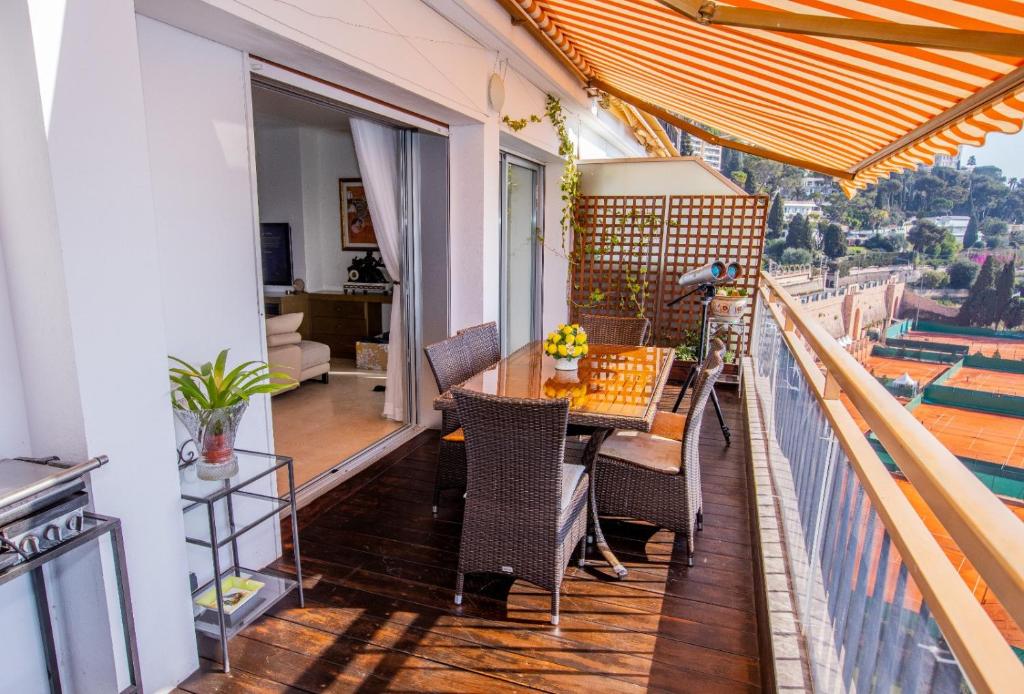 EXCEPTIONAL! PENTHOUSE in front of Monte Carlo Beach and Tennis Club photo 2