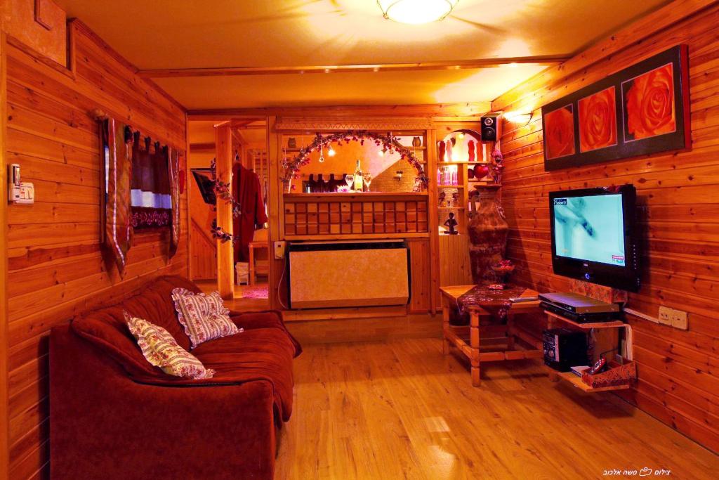 Under the Walnut Tree Shade Lodge photo 2