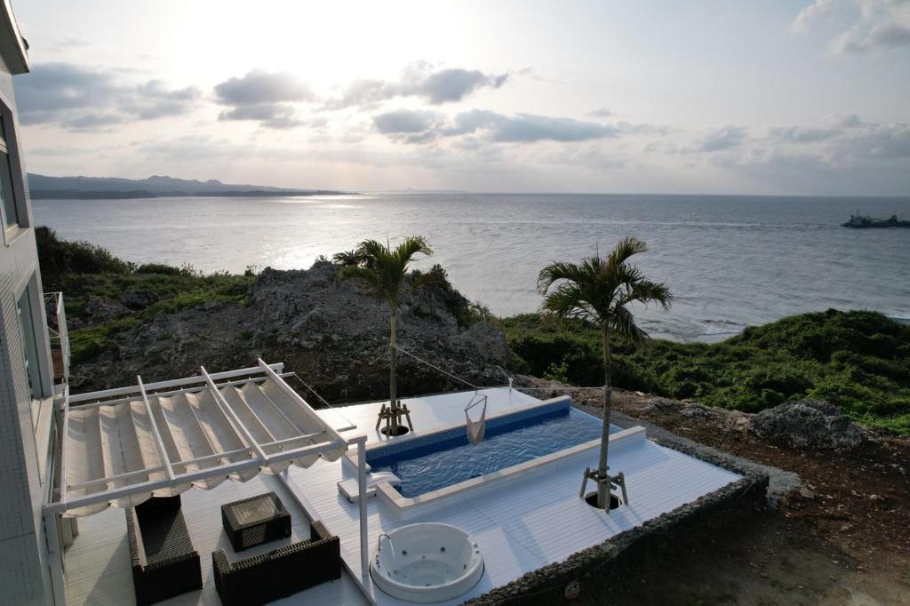 B BASE KOURI iSLAND photo 2