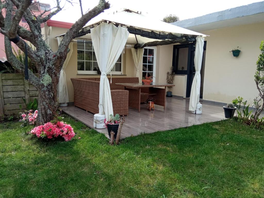JARDIN, TERRAZA Y BARBACOA photo 3