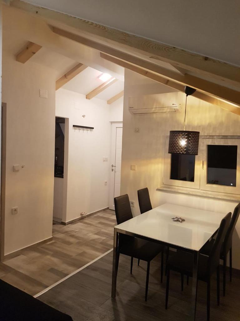 Apartments and Rooms Ivana photo 2
