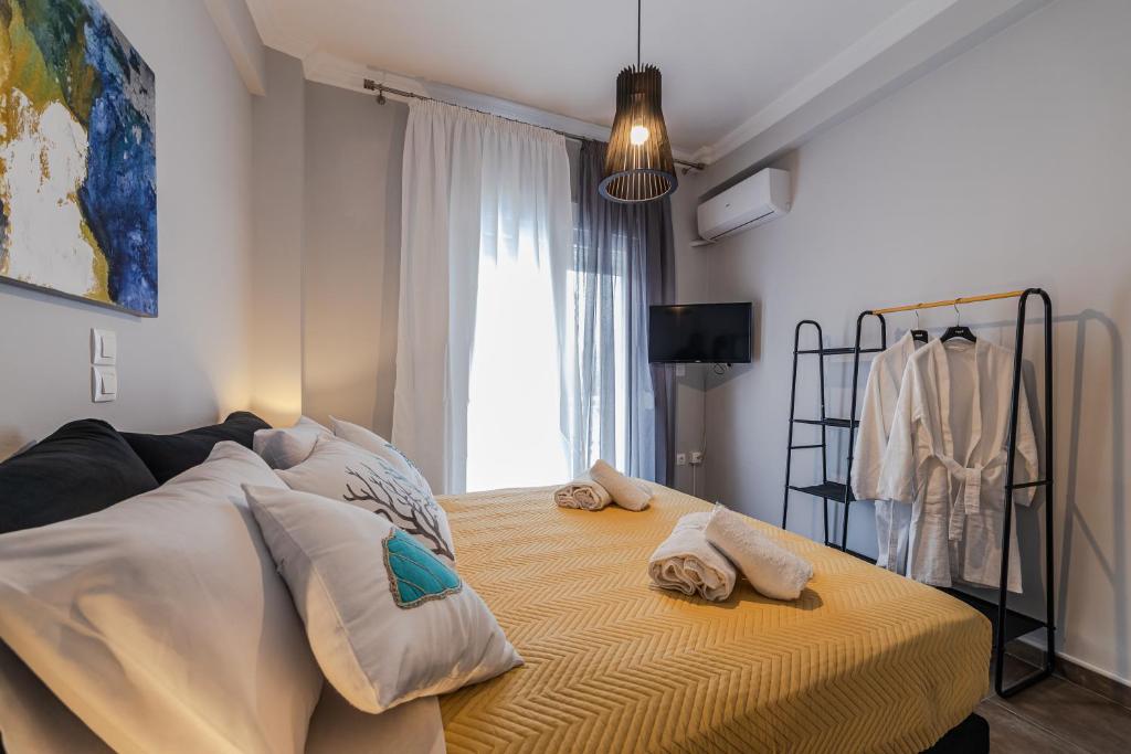 Bijou apartment in Glyfada center - Tap to explore photos
