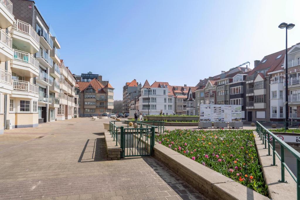 Duplex apartment with terrace - next to the beach - Tap to explore photos