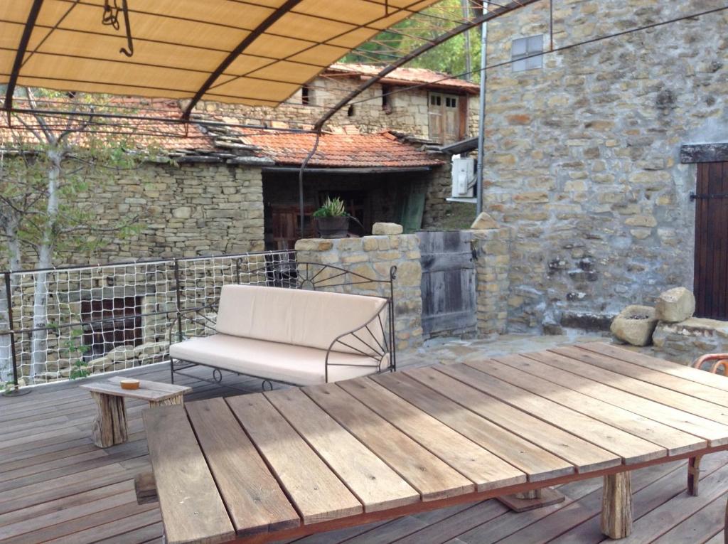 Très belle maison de campagne en pierre de grès photo 2