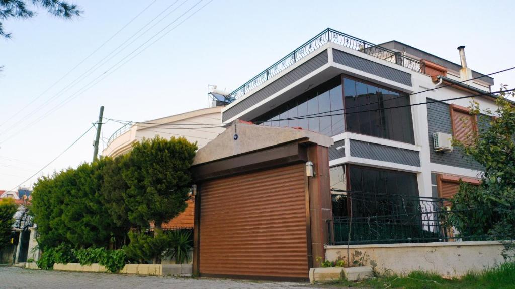 Havuz garaj deniz barbekü, 4 oda 3 banyo klimalı villa , Bahçesinde organik meyve sebze sizi bekliyoruz photo 3