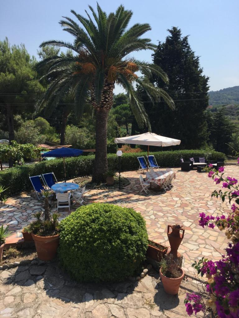 VILLA ANNA Appartamenti per vacanza in casale di charme