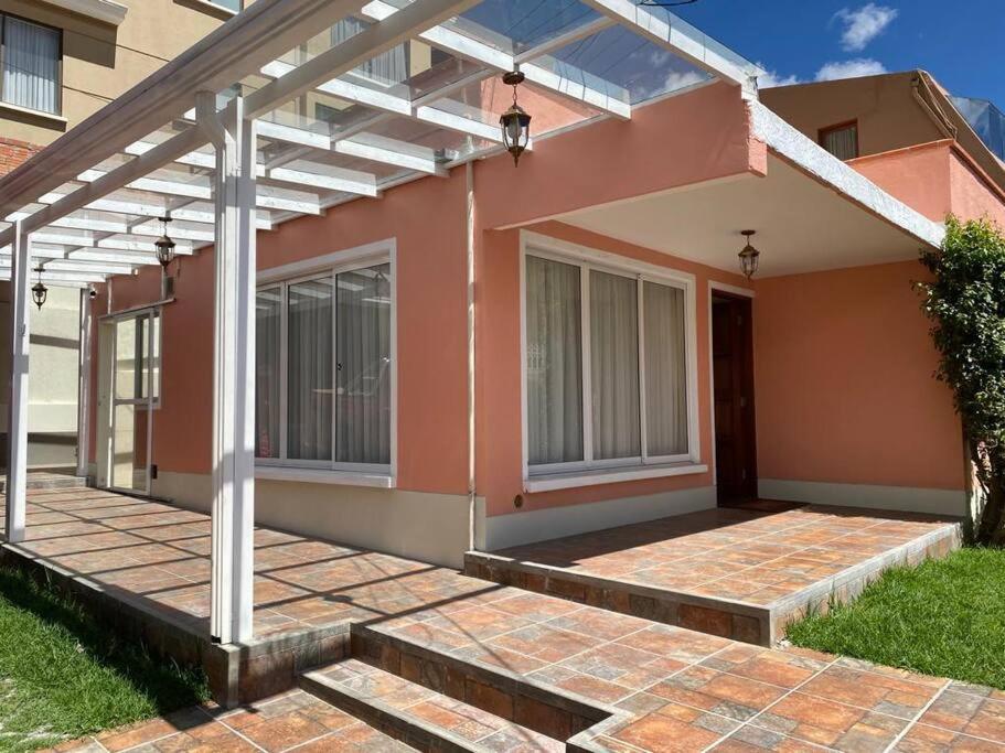 Preciosa casita en Zona Residencial de La Paz photo 2