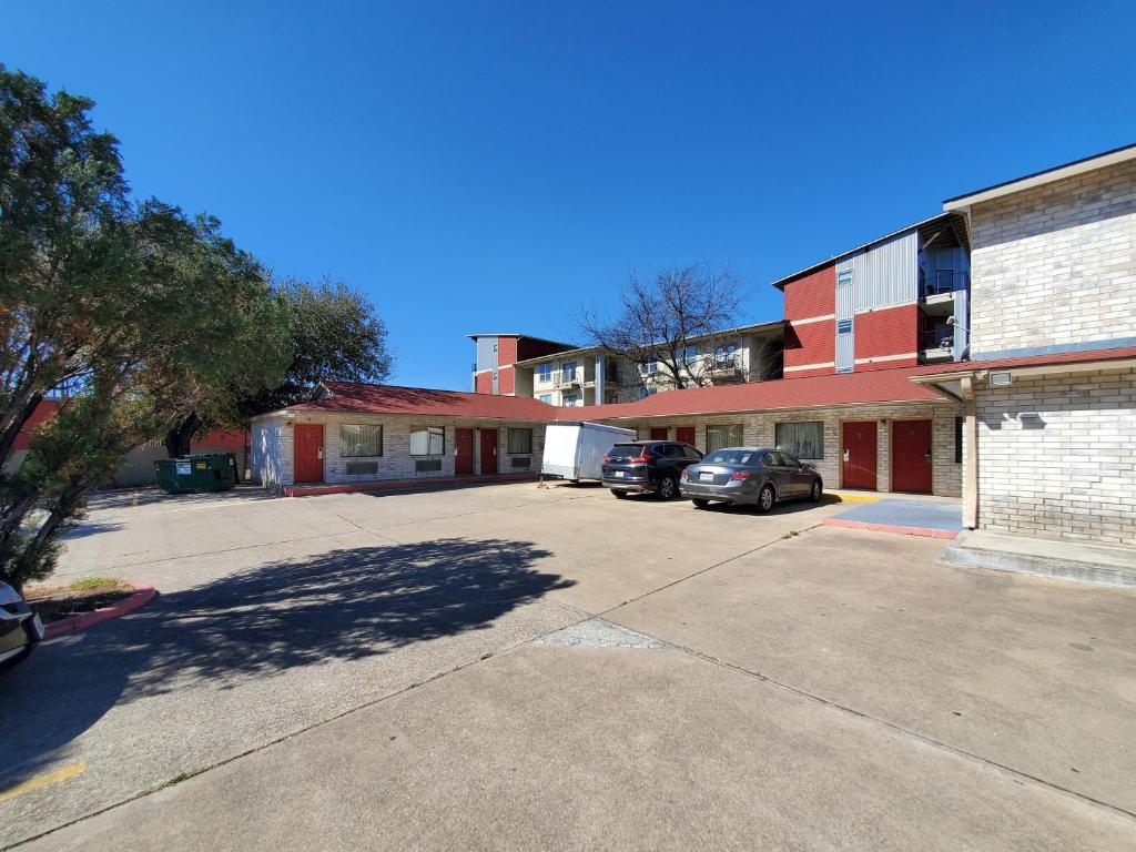 River Inn Motel image