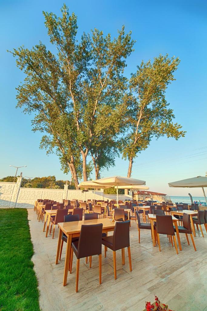 Hamzakoy Blue Park Hotel - Tap to explore photos