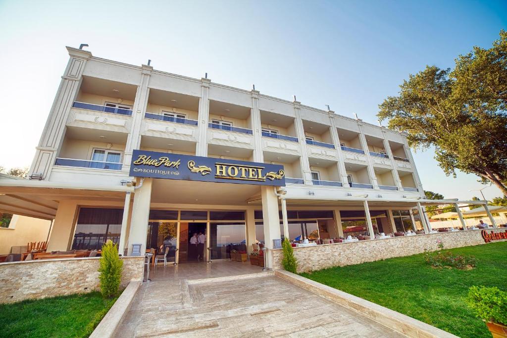 Hamzakoy Blue Park Hotel - Tap to explore photos