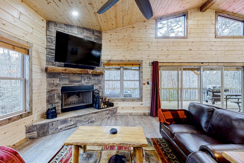 Cozy Bear Cabin #1 photo 1