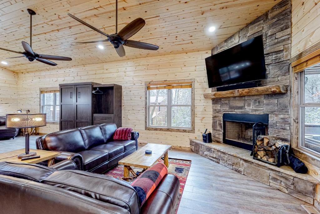 Cozy Bear Cabin #1 photo 2