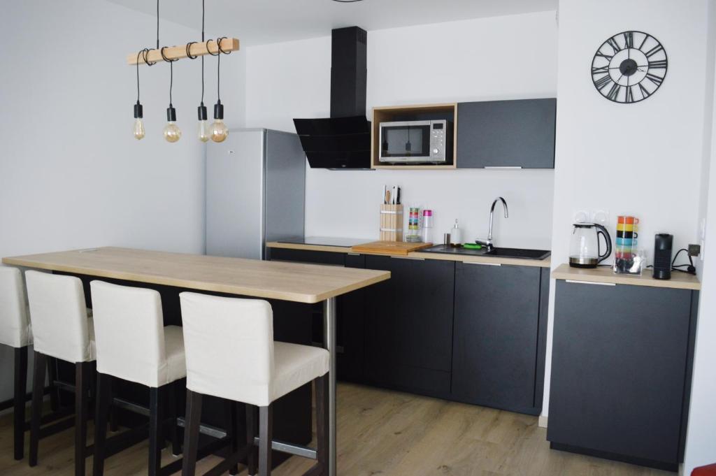 APPARTEMENT ARRADON / PROCHE MER / TOUT ÉQUIPÉ photo 1