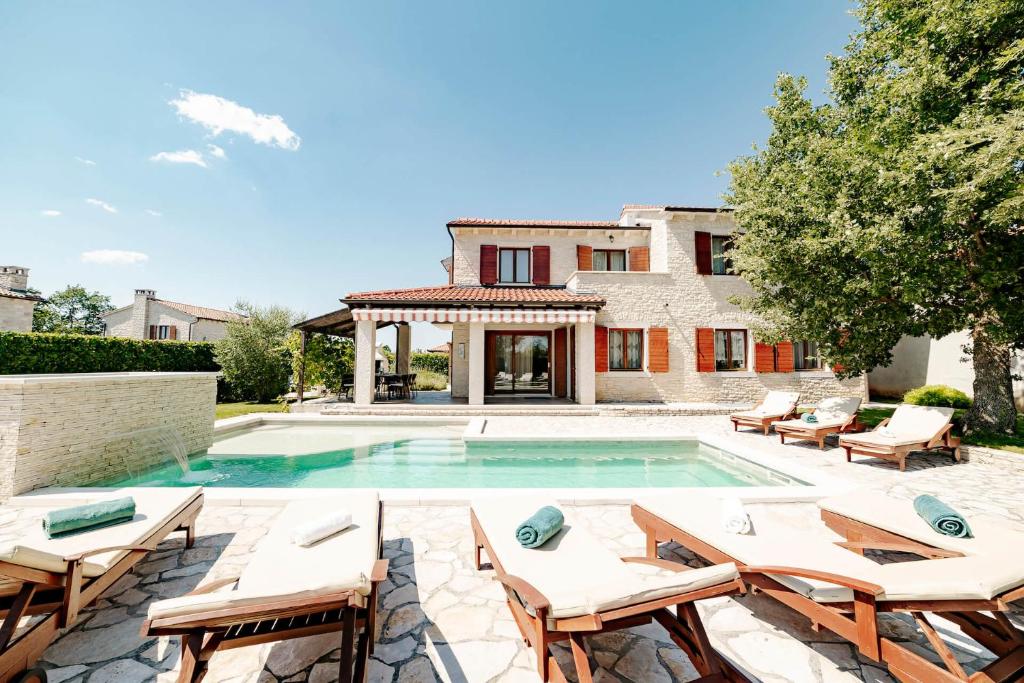 Villa Alma photo 1