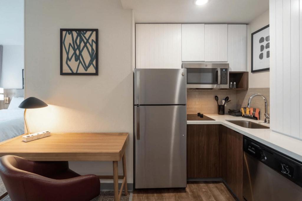 Staybridge Suites FLOWOOD - Tap to explore photos