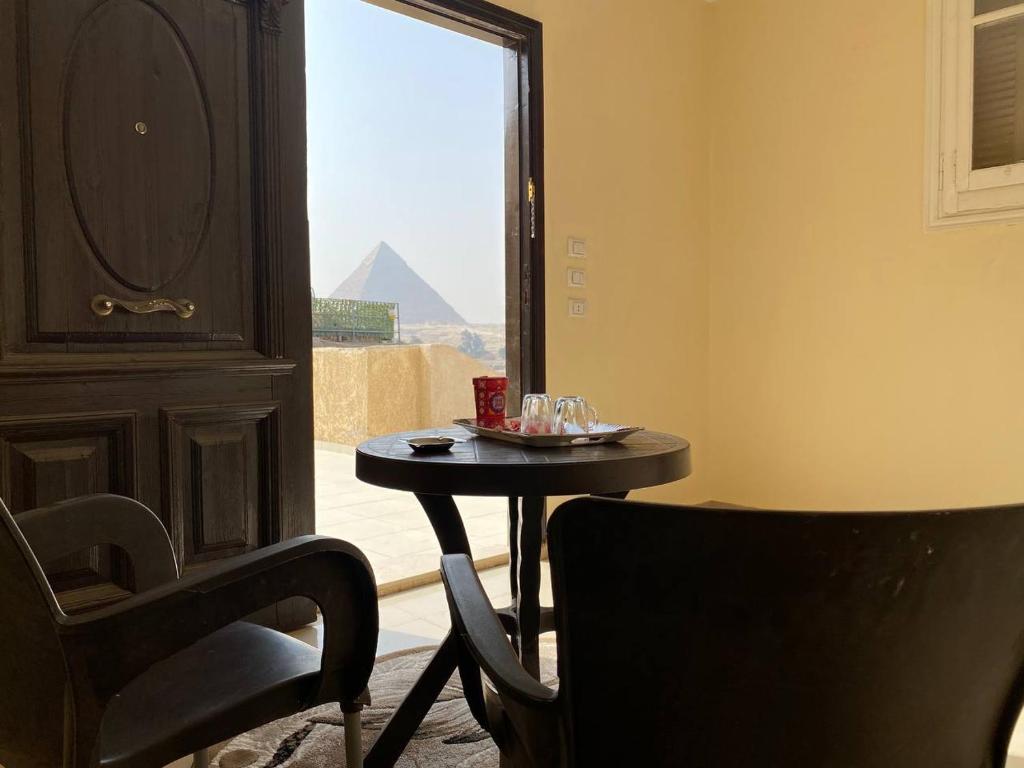 Capo Pyramid photo 4