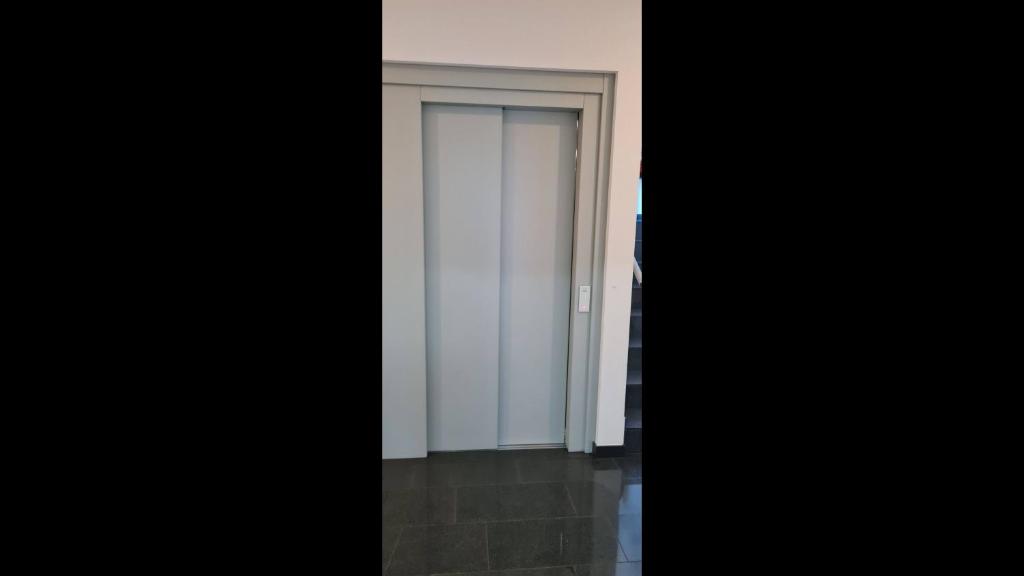Central Brand New Apartment With Private Parking photo 2
