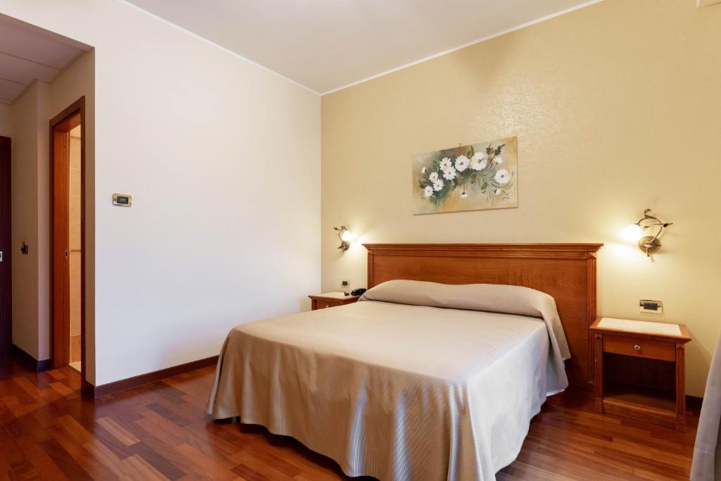 Domus Hotel photo 1
