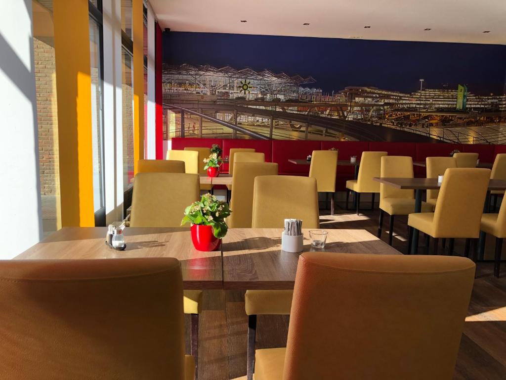 Montana Hotel Köln-Bonn Airport photo 1