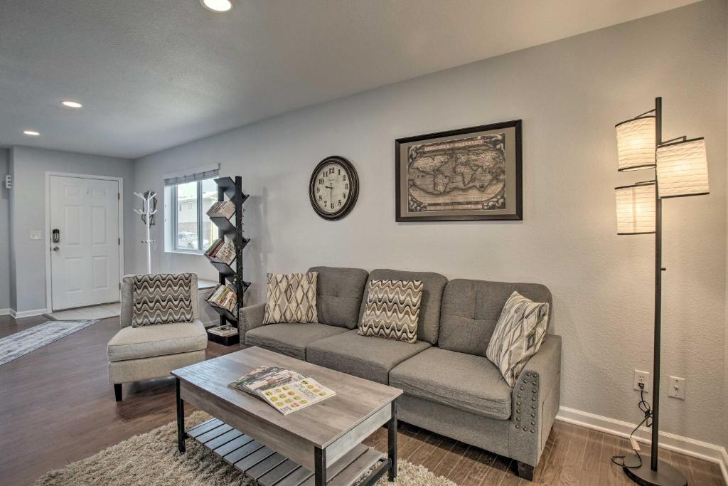 Pet-Friendly Townhome with Hot Tub, 5 Mi to LoDo! photo 3