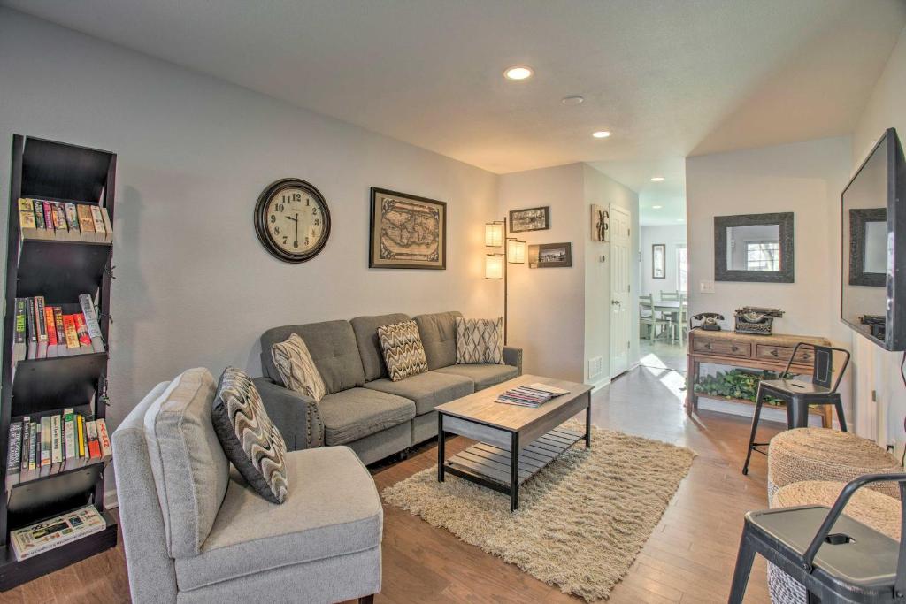 Pet-Friendly Townhome with Hot Tub, 5 Mi to LoDo! photo 4