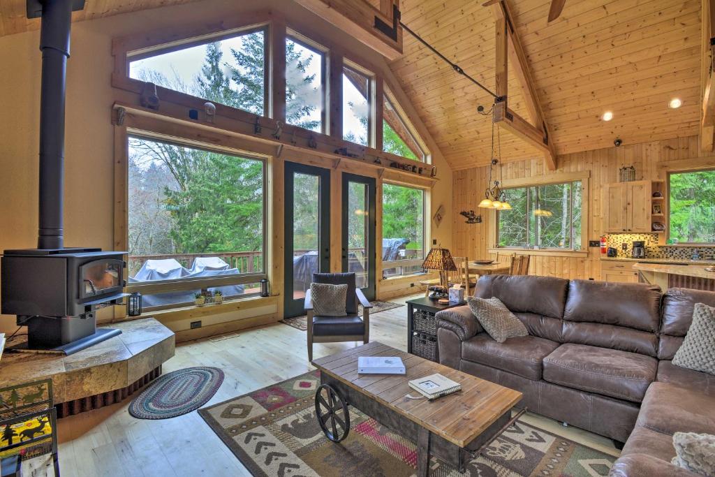 Right Arm Ranch Family Cabin in Port Angeles! photo 4