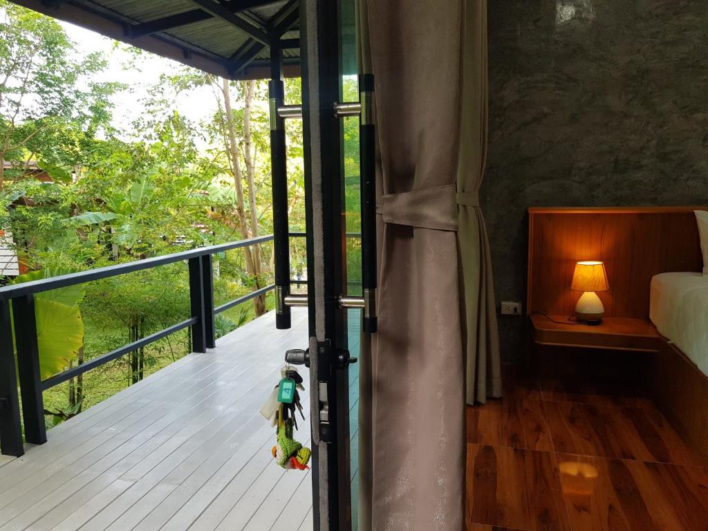 Annie Meen's place Koh Yao Noi - Tap to explore photos