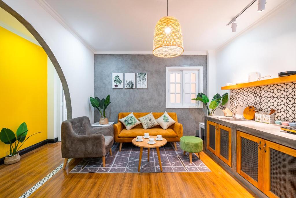 CHIN Stays - Han River