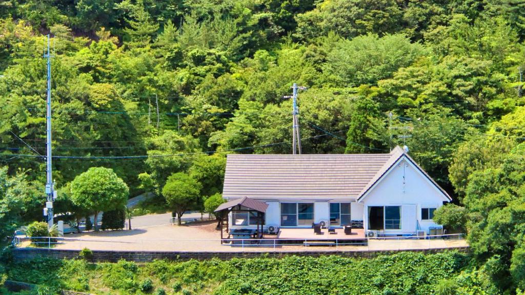 Tsubaki House photo 2