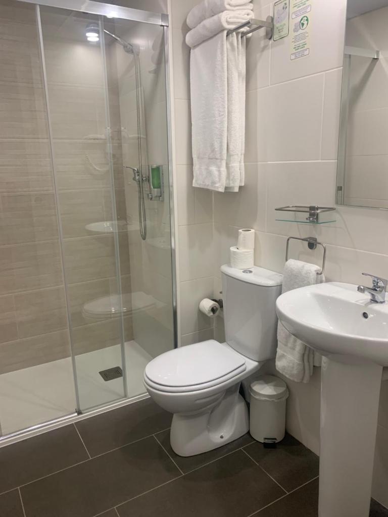 Hotel BestPrice Girona - Tap to explore photos
