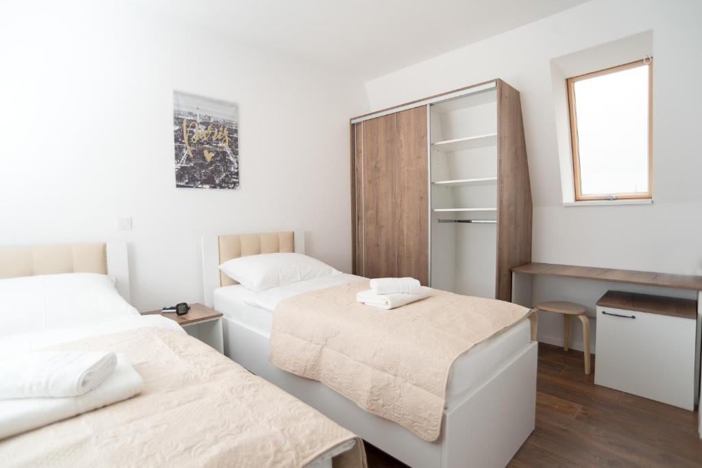 ZIMMER KAJ photo 1