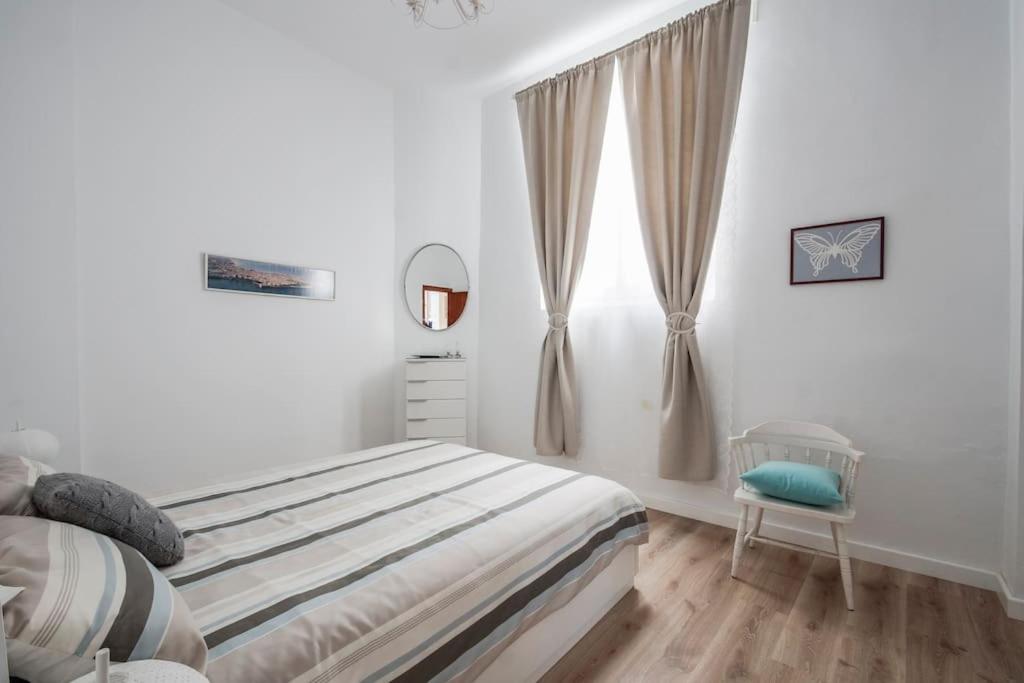 Cosy flat in the heart of Cadiz photo 2
