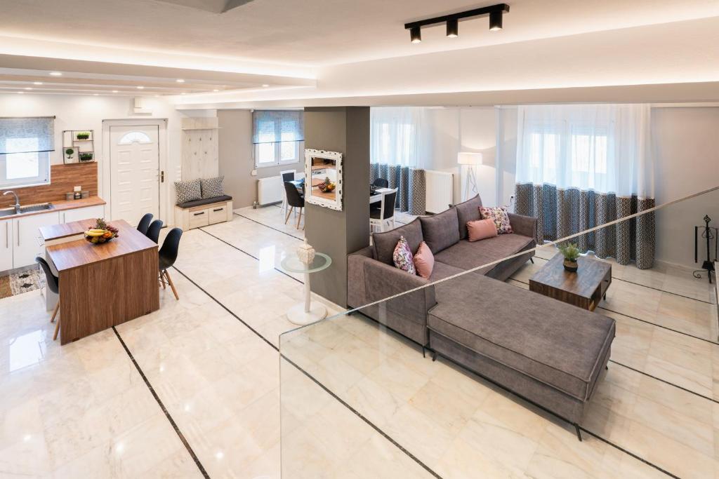 Fully rennovated 4bedr villa,a luxury retreat with superior facilities! photo 4
