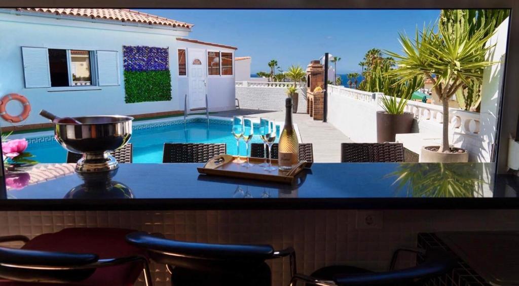 Lovely 4-Bed Villa with ocean views in Sueno Azul photo 1